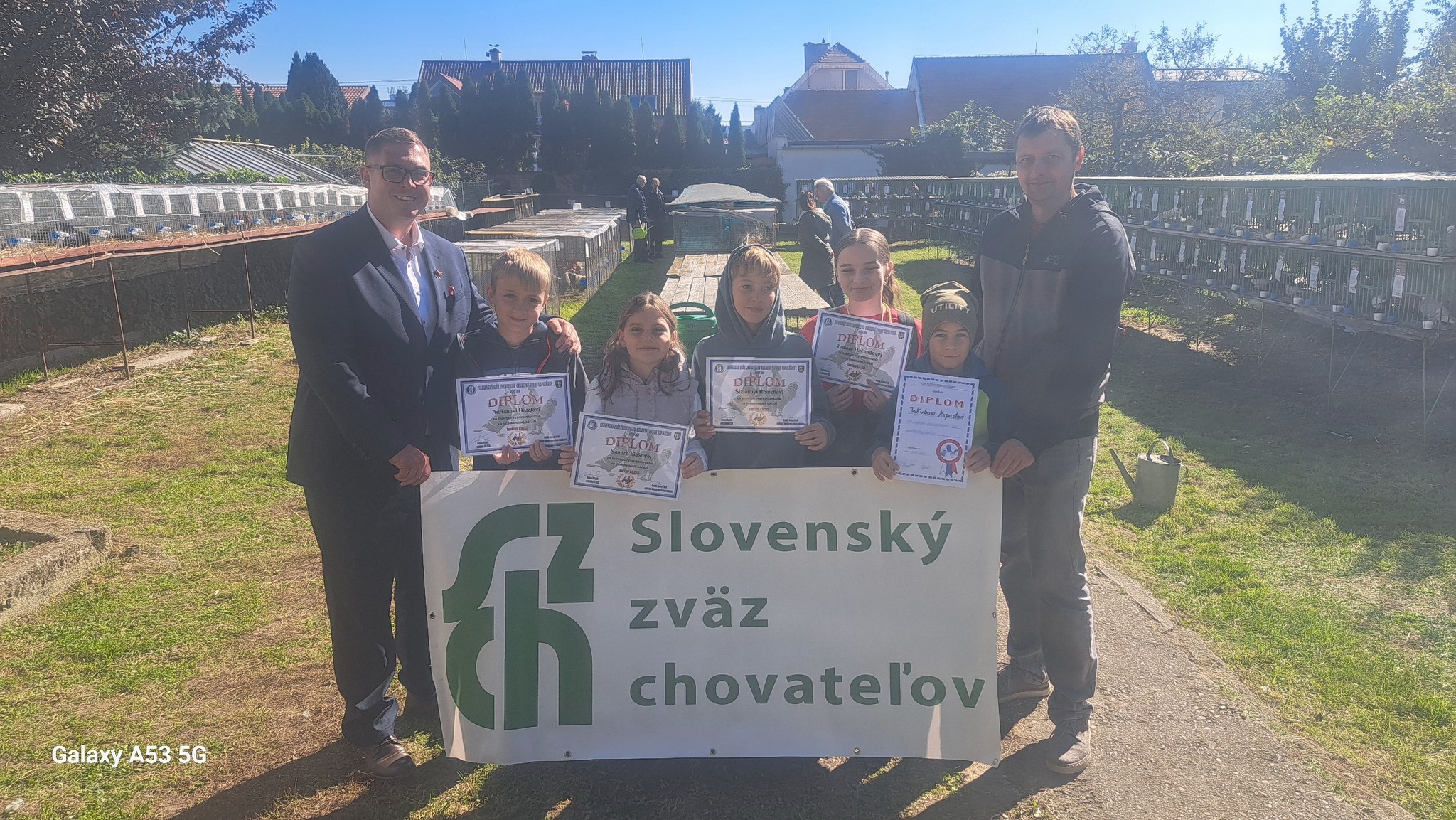 Úspešná reprezentácia mladých chovateľov na oblastnej výstave v Topoľčanoch